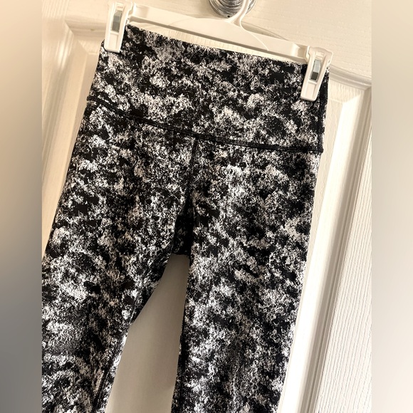 Lululemon wonder jacquard black white mist leggings - Picture 3 of 10